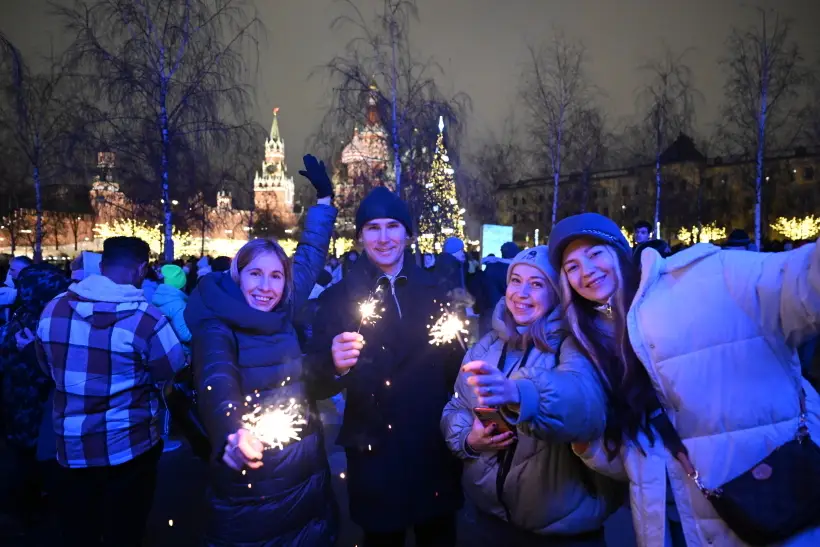 В Новый год лучше не оставаться в одиночестве. Фото