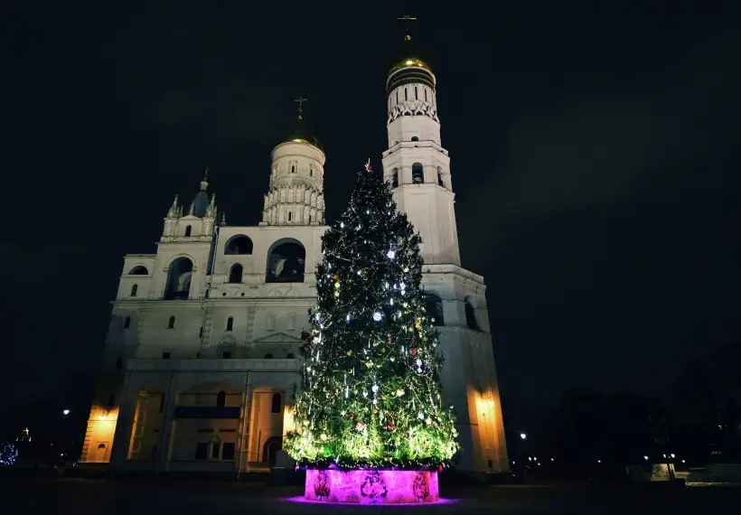 Елку для Соборной площади Кремля доставят 12 декабря. Фото. © РИА Новости. Сергей Гунеев