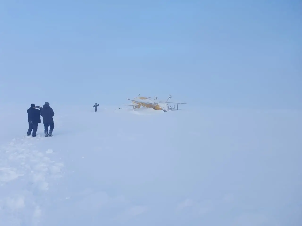 Экипаж и пассажир пропавшего на Камчатке самолета Ан-2 живы. Фото. Фото из соцсетей министра по ЧС Камчатского края Сергея Лебедева