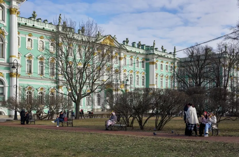 Весенние путешествия по России: куда поехать в отпуск или на выходные