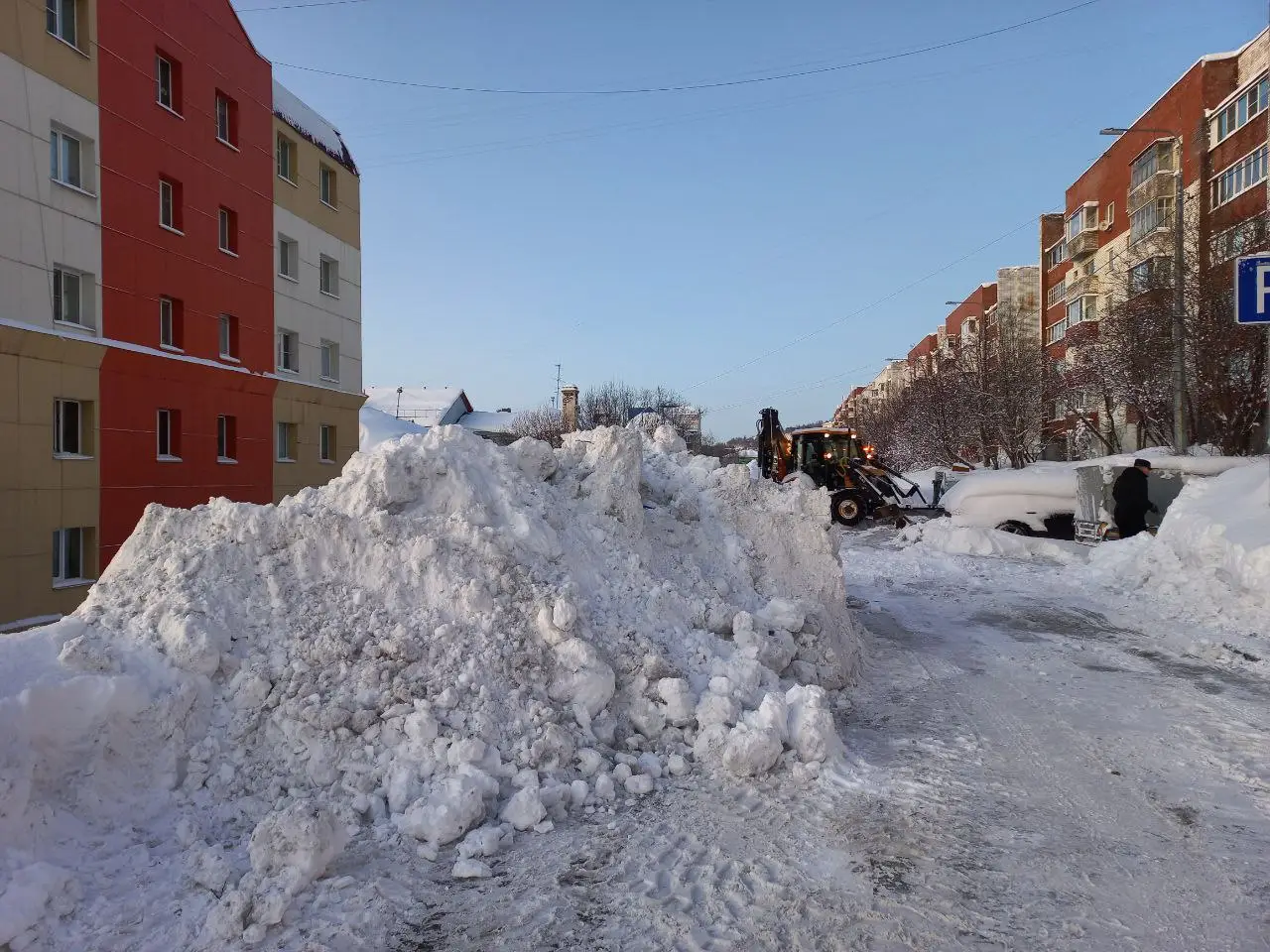 Снегопады принесли Мурманску за выходные 40% месячной нормы осадков. Фото. ©