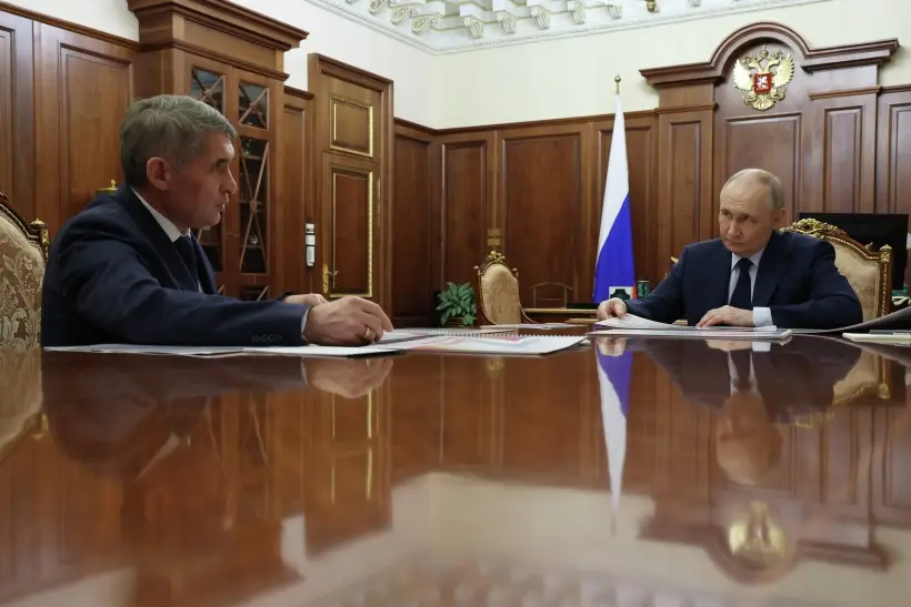Путин поддержал планы главы Чувашии баллотироваться на новый губернаторский срок. Фото. © РИА Новости. Вячеслав Прокофьев