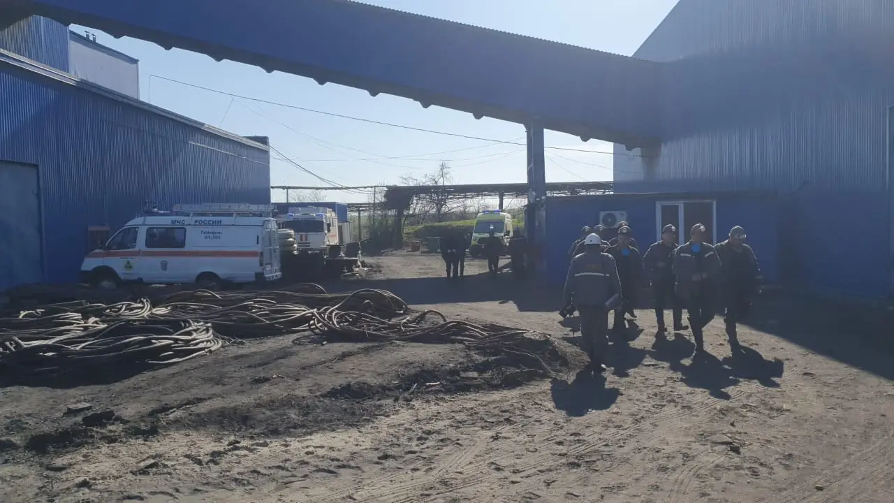 Обвал породы произошел на шахте