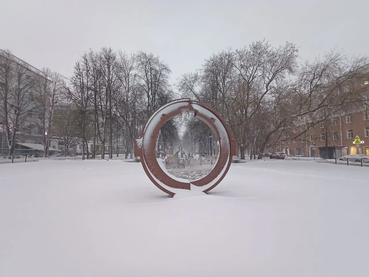 Прошедший снегопад в Перми стал для города самым сильным в XXI веке. Фото. ©