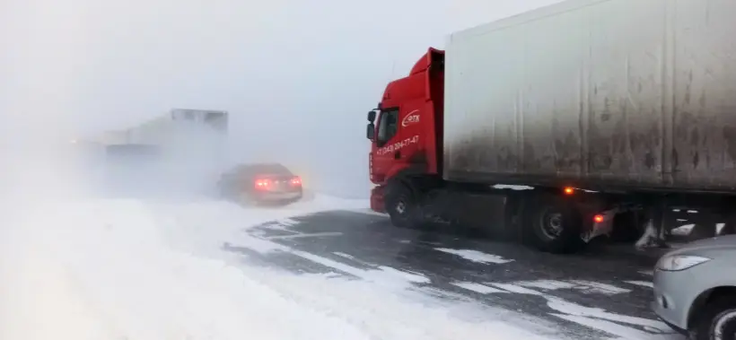 Водителей просят воздержаться от поездок по трассе М-5 от Аши до Златоуста. Фото. © РИА Новости. Павел Лисицын