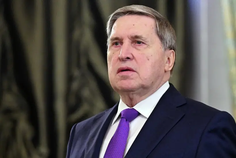 Помощник президента РФ Юрий Ушаков охарактеризовал состоявшийся разговор президентов РФ и США как "откровенный и конструктивный".