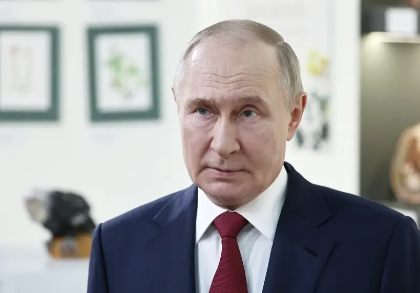 Президент РФ Владимир Путин заявил, что Россия готова работать над меморандумом о будущем мирном соглашении с Украиной. Фото