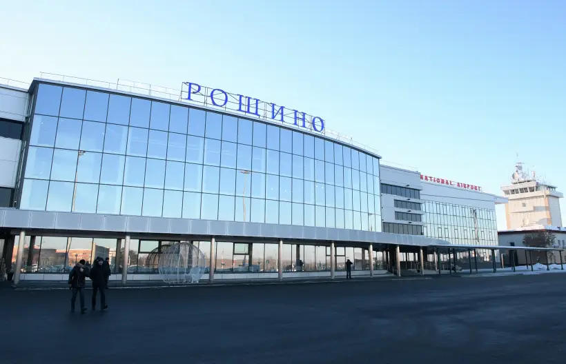 Самолет выкатился за взлетно-посадочную полосу в Тюмени. Фото. © РИА Новости. Сергей Русанов