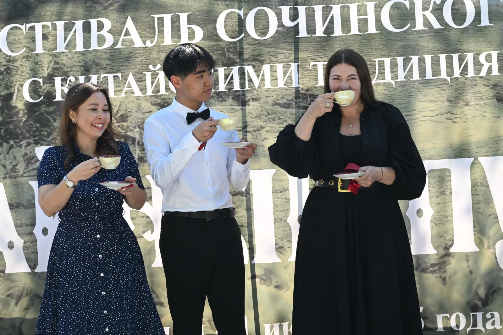 Около 7 тысяч человек посетили российско-китайский фестиваль "Чайный путь" в Сочи