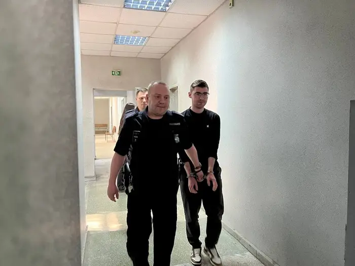 Суд в закрытом режиме изберет меру пресечения редактору URA.RU Аллаярову. Фото. ©