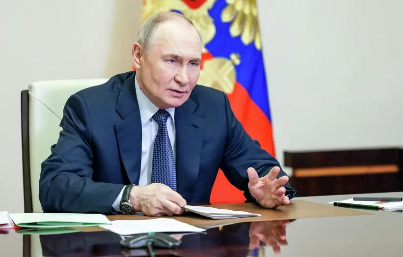 Путин ставит задачу сформировать долгосрочную программу по всему комплексу систем и образцов вооружений. Фото. © РИА Новости.  Алексей Бабушкин