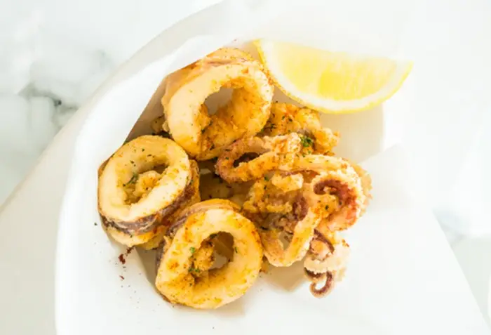 Кальмар вкусен и в жареном виде. Фото