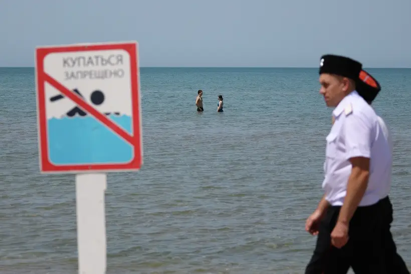 Туристов в Анапе будут штрафовать за купание в море. Фото. © РИА Новости. Виталий Тимкив