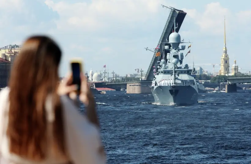 Песков пообещал проинформировать о мероприятиях в День ВМФ в Санкт-Петербурге. Фото. © РИА Новости. Михаил Киреев