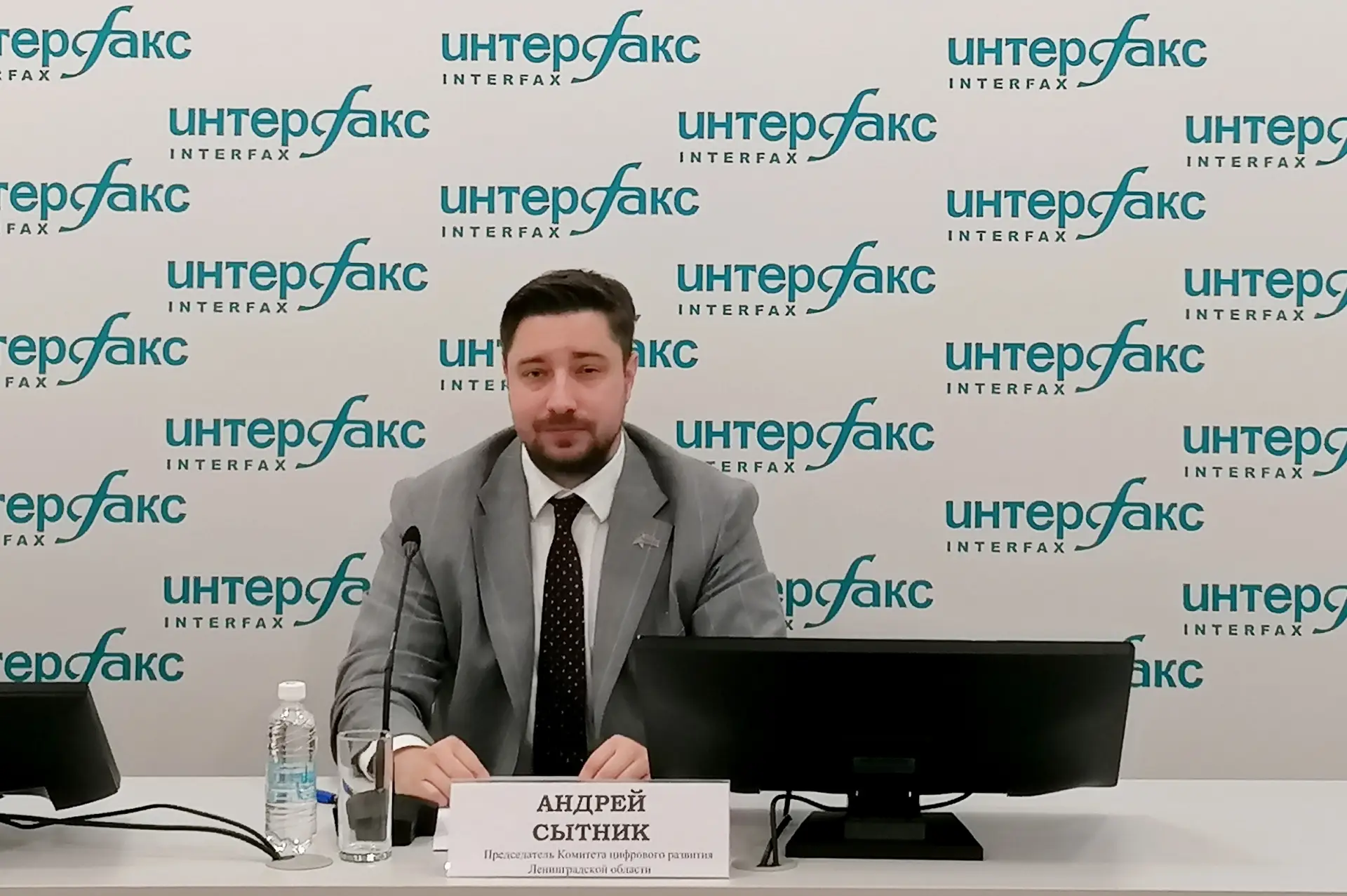 Больницы и поликлиники Ленобласти завершат переход на ЕМИАС до конца года - власти