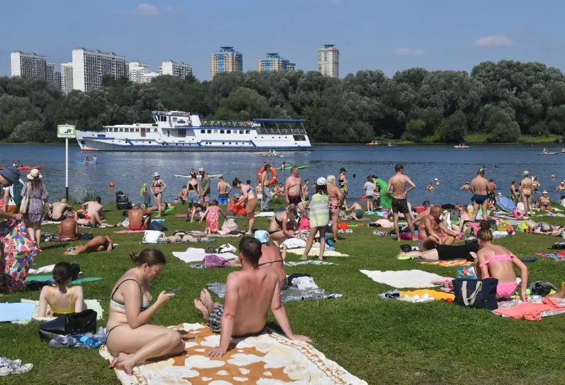 Москва обгоняет черноморские курорты по температуре воды. Фото. © РИА Новости. Михаил Воскресенский