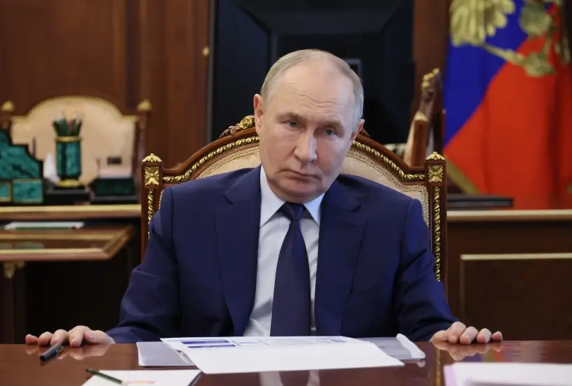 Путин подписал закон о защите жилищных прав отказавшихся от приватизации россиян. Фото. © РИА Новости. Михаил Метцель