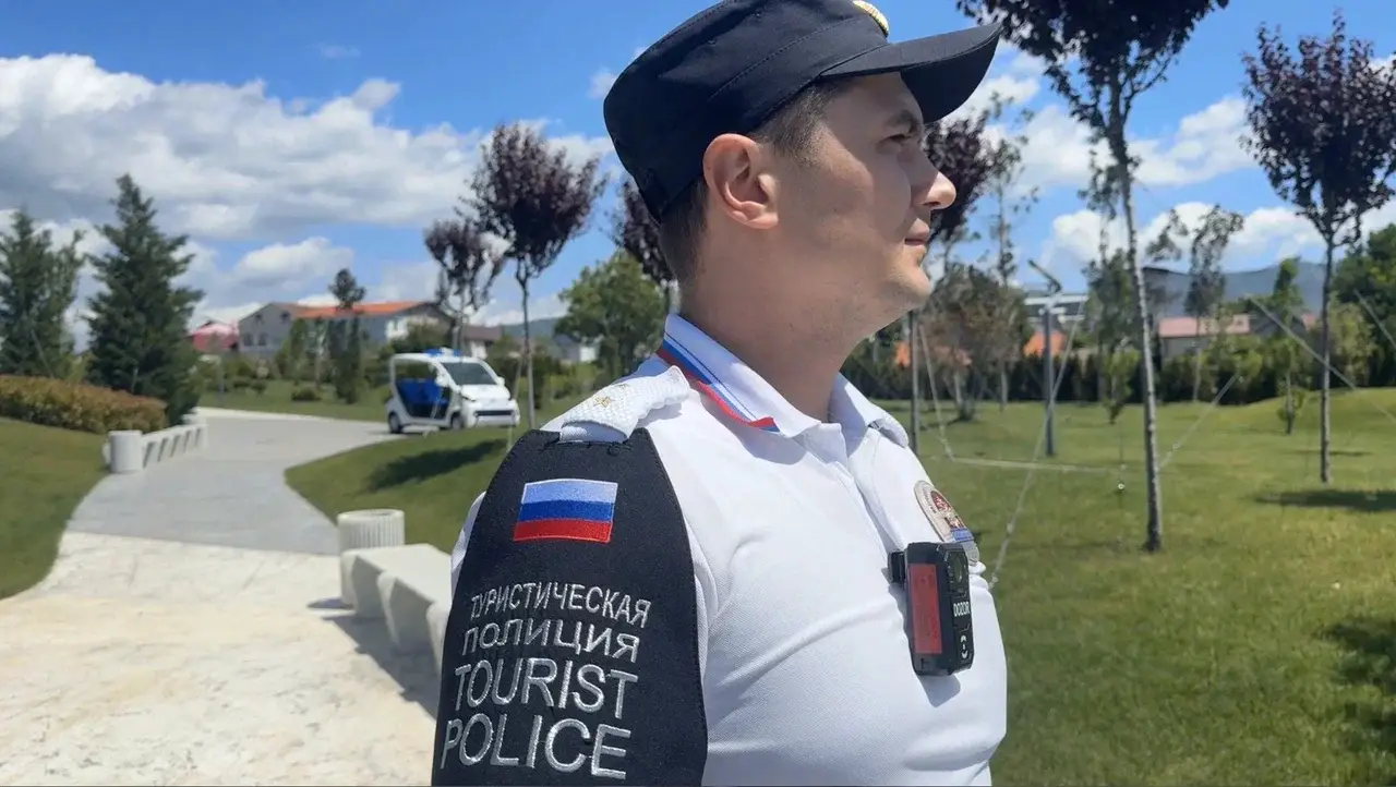 С 1 июля сотрудники туристической полиции несут службу в Ейске и Геленджике. ©Пресс-служба ГУ МВД России по Краснодарскому краю