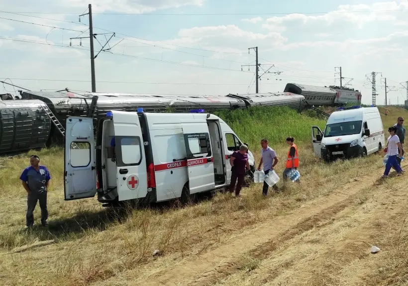 Обломки дрона попали в пассажирский поезд на Кубани, есть раненые - губернатор. Фото. © РИА Новости