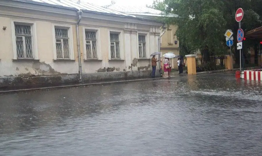 Ливневкой оборудована только треть улиц крупных городов России - НИУ ВШЭ. Фото. © Интерфакс. Людмила Стрельцова