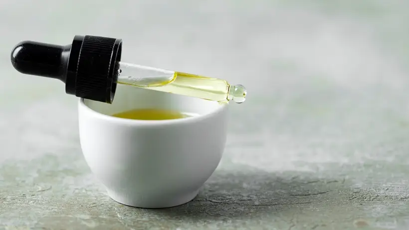 Аромат и вкус эстрагона объясняется высоким содержанием эфирных масел. Фото