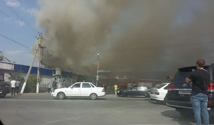 Пожар в частной клинике ликвидирован на территории рынка в Сунже. Фото. ©