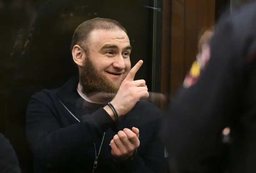 Дело экс-сенатора Арашукова о даче взятки поступило в оренбургский суд. Фото. © РИА Новости. Илья Питалев