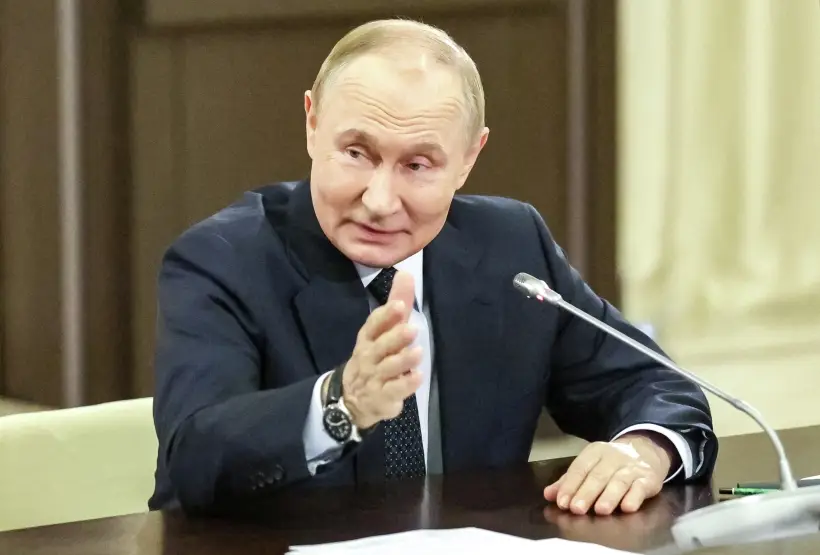 Путин: до рецессии пока далеко, но надо видеть грань между охлаждением и 