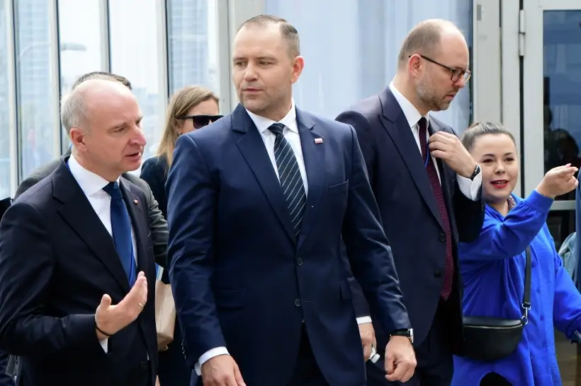 Президент Польши Кароль Навроцкий заявил, что Польша при поддержке НАТО и США готова ответить на любую провокацию. Фото
