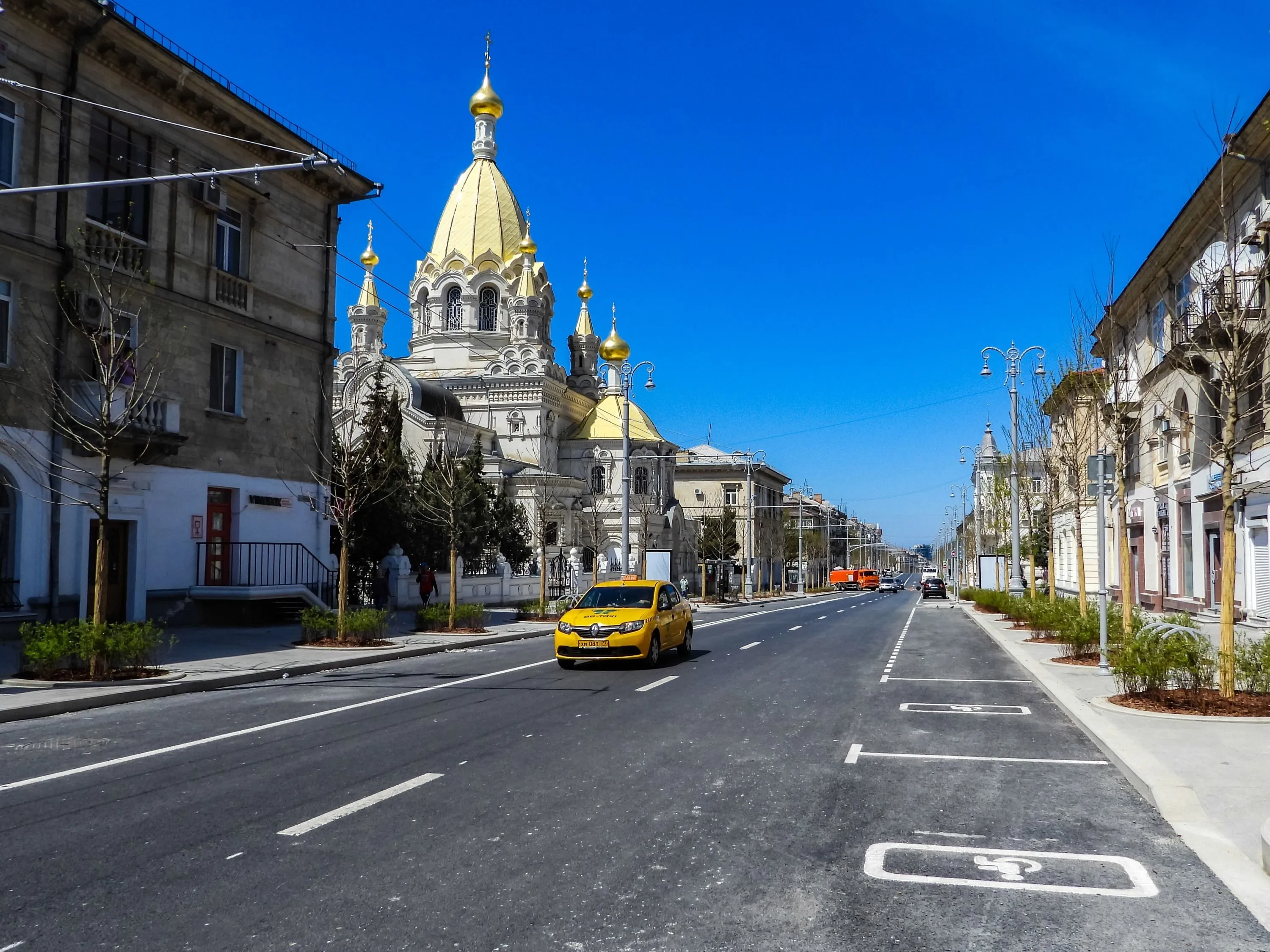 Реконструкция центральной улицы завершена в Севастополе