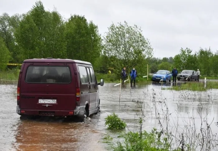 Дороги в Рузе, размытые из-за прорыва дамбы, восстановят за четыре дня