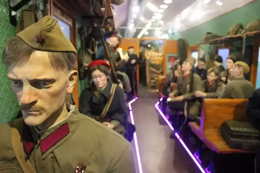 Волгоград принял музей на колесах "Поезд Победы"