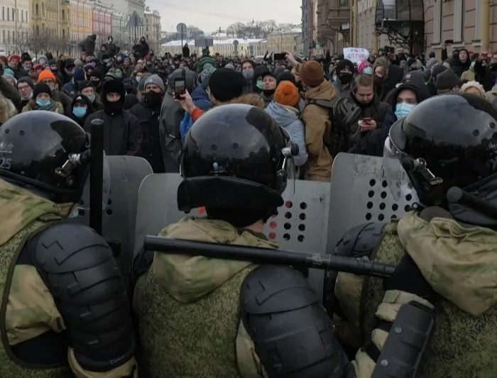 Песков: новые правила согласования массовых акций в условиях пандемии не нужны