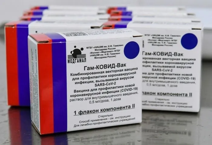 Вакцинирующиеся от COVID-19 в Екатеринбурге должны делать обе прививки в одном месте