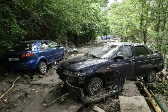 Автосервисы Керчи и Ялты переполнены из-за затопленных автомобилей