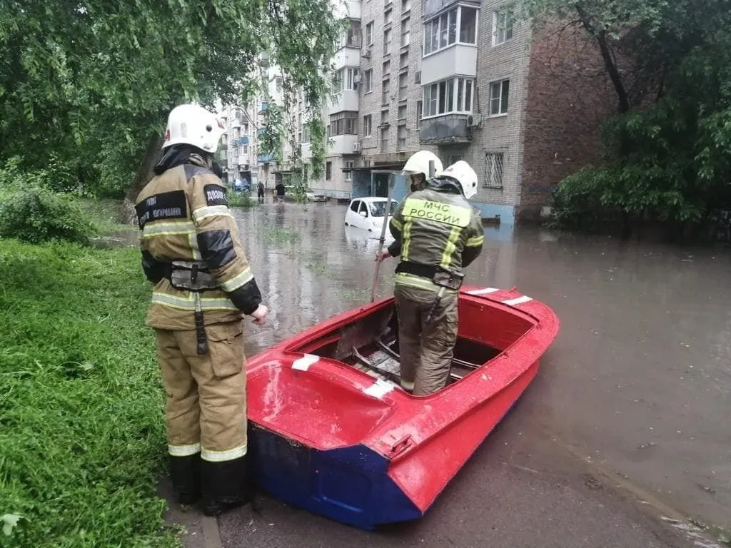 Подразделения МЧС на Кубани переведены в режим ЧС из-за продолжающихся ливней