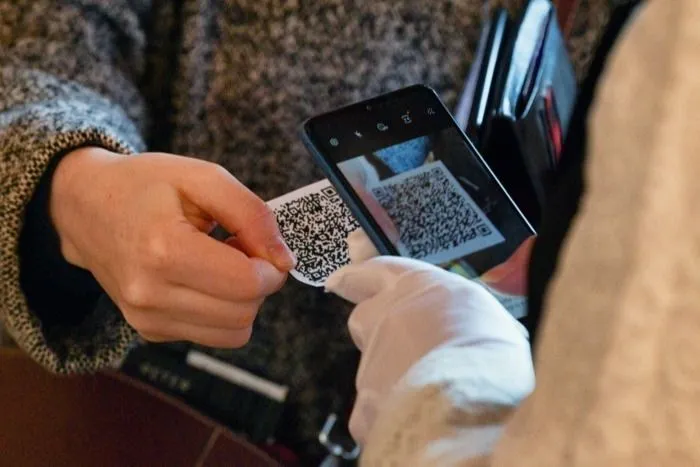 Сенаторы предложили рассылать QR-коды на бумажных носителях жителям труднодоступных районов