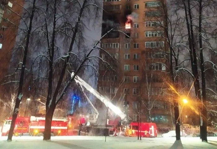 Курение могло быть причиной пожара с гибелью двух человек в Ижевске - власти