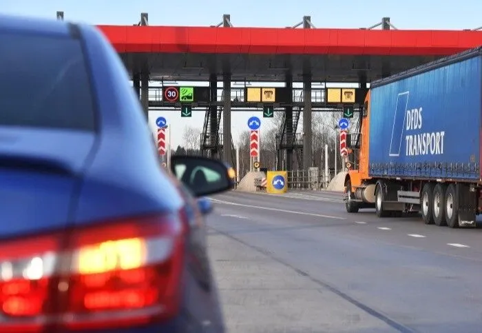 "Автодор" начал взимать плату на реконструированном участке М1 в Подмосковье