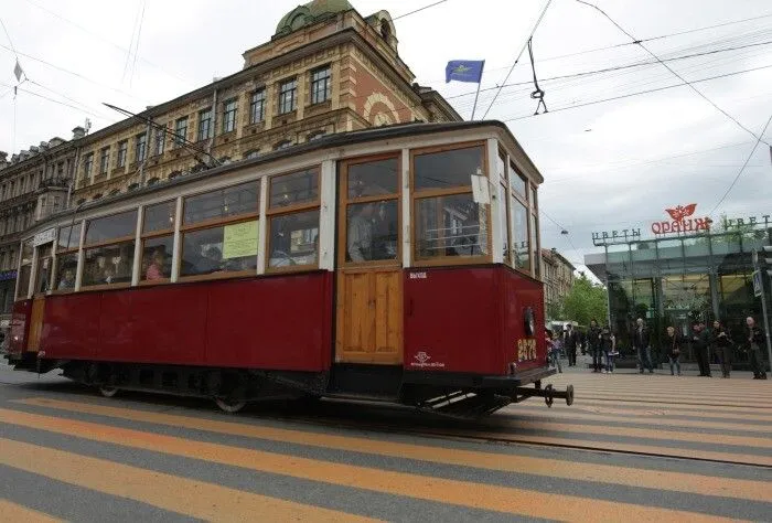 Петербург планирует взять в лизинг 54 трамвая в ретро-стилистике 50-60-х годов на 13 млрд рублей