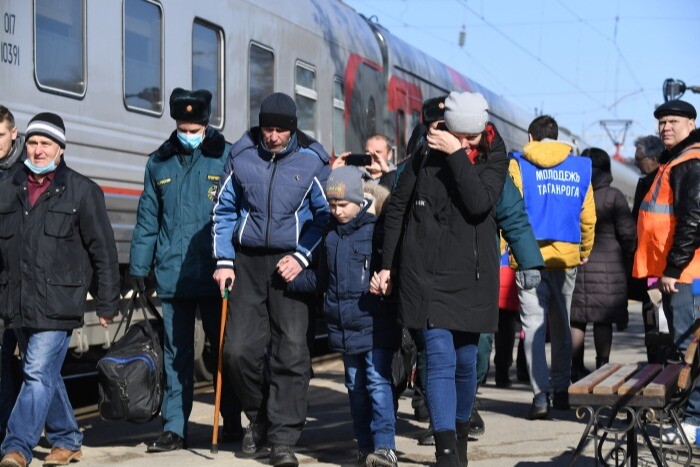 Более 12 тыс. беженцев из Донбасса и Украины прибыли в Ростовскую область за сутки