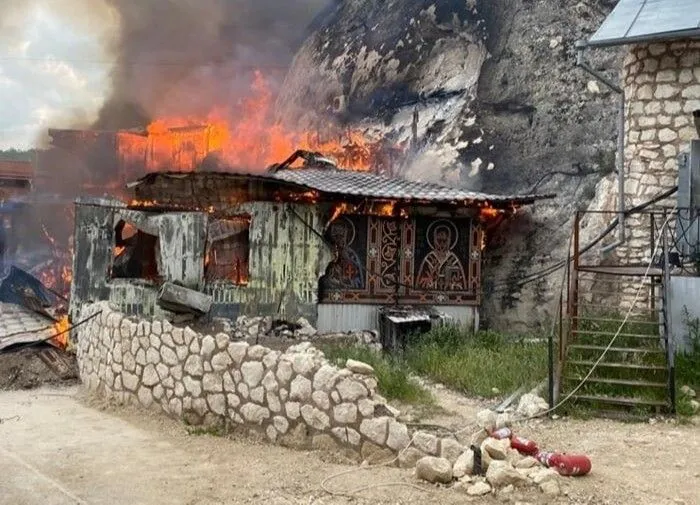 Пожар уничтожил часть "бисерного" храма в Крыму