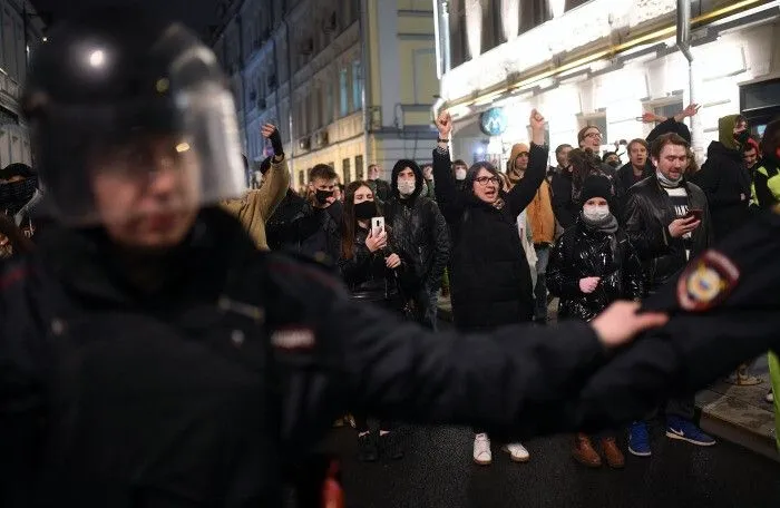 Митинги и демонстрации будут запрещены у зданий органов публичной власти