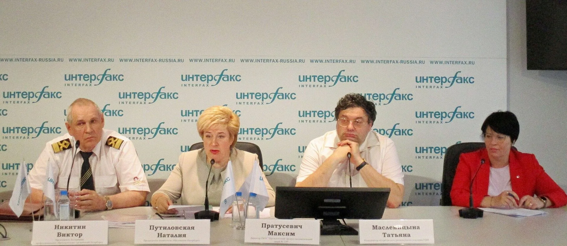 Почти 500 петербургских выпускников получили 100 баллов за ЕГЭ