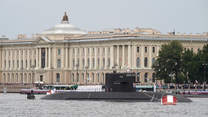 Артиллерийские салюты из Петропавловской крепости и Кронштадта завершат День ВМФ