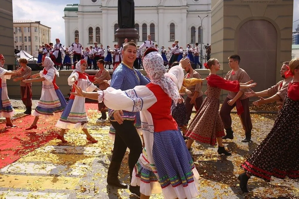 Более 10 тыс. человек стали участниками первого международного фестиваля купечества в Ростове-на-Дону