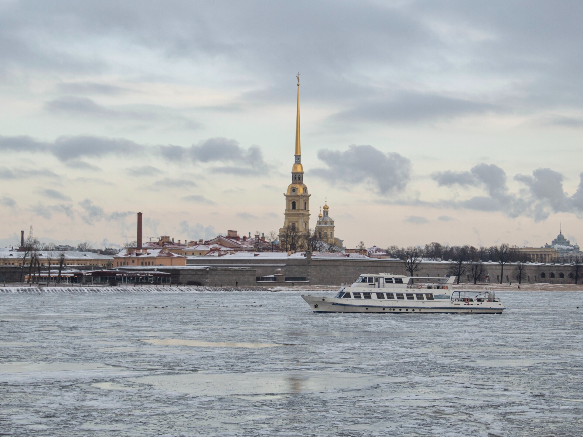 В ноябре петербуржцы видели солнце всего 8 часов