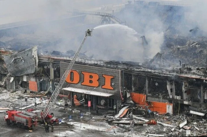 По делу о пожаре в гипермаркете OBI в Химках задержаны прораб и сварщик