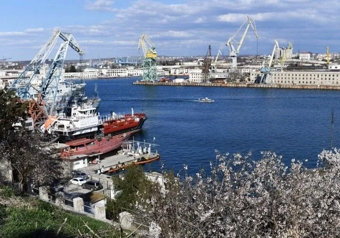 Движение морского транспорта в Севастопольской бухте восстановлено