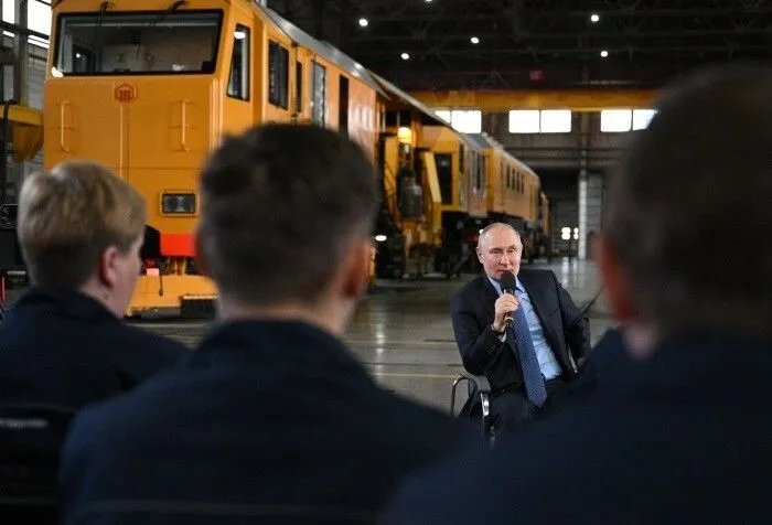 Путин: меры господдержки спроса в автопроме РФ пока достаточны для роста выпуска машин